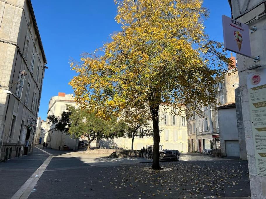 Le Logis Des Templiers Vieux Port Appartement La Rochelle  Buitenkant foto